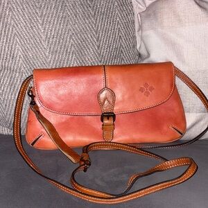 Patricia Nash Heritage Baku Convertible Leather Crossbody Clutch – Cognac